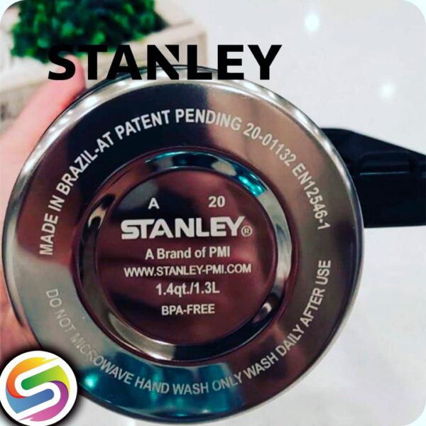 Termo-Stanley-de-1.3-litros-colo-negro-con-manija